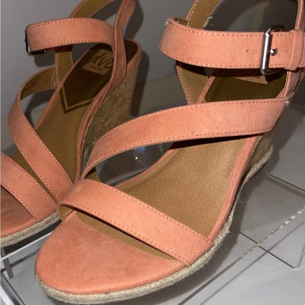 DV8 Pierra Strappy Wedge In Peach Color,  Size 7.5